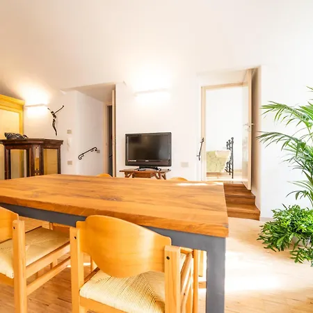 Edoardo Historic House شقة