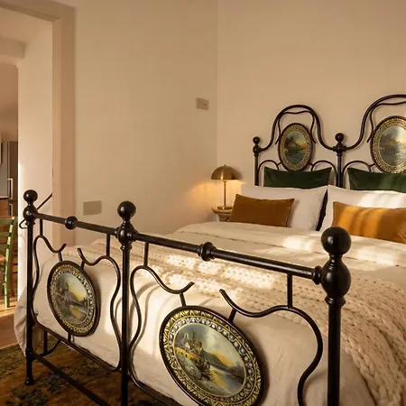 Edoardo Historic House غوبيو